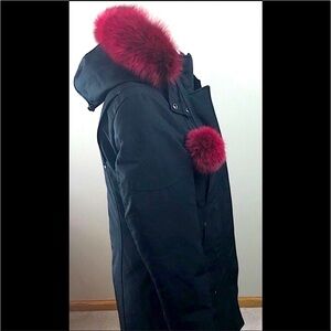 Moose Knuckles Stirling Park
Black with Red Fox Fur